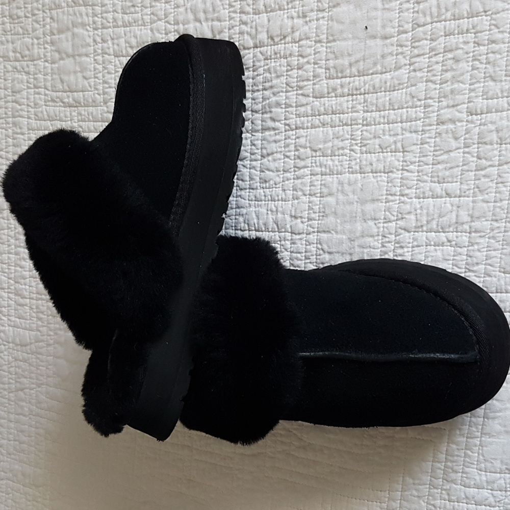 UGG Women's Plush Black Slippers - Picture 8 of 12
